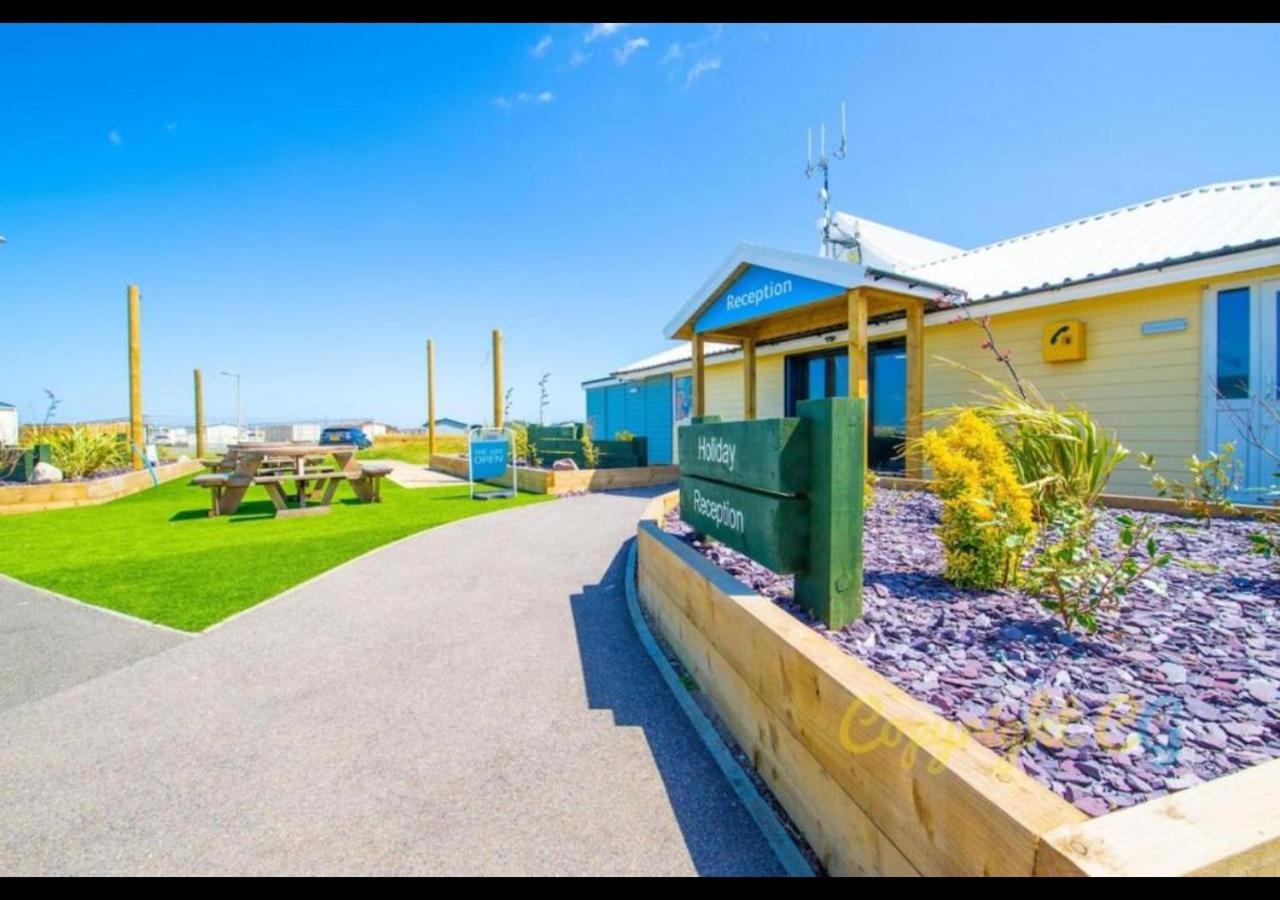 K90 - Chalet - Parkdean Resorts, Camber Sands Экстерьер фото
